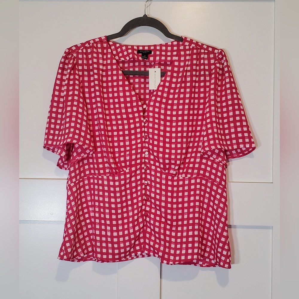Ann Taylor Petite Plaid Flutter Sleeve Button Top Pink White Size 12P Brand New